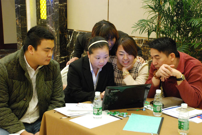 高瞻遠矚，移攬?zhí)煜? 2014年百度移動推廣峰會會議報道